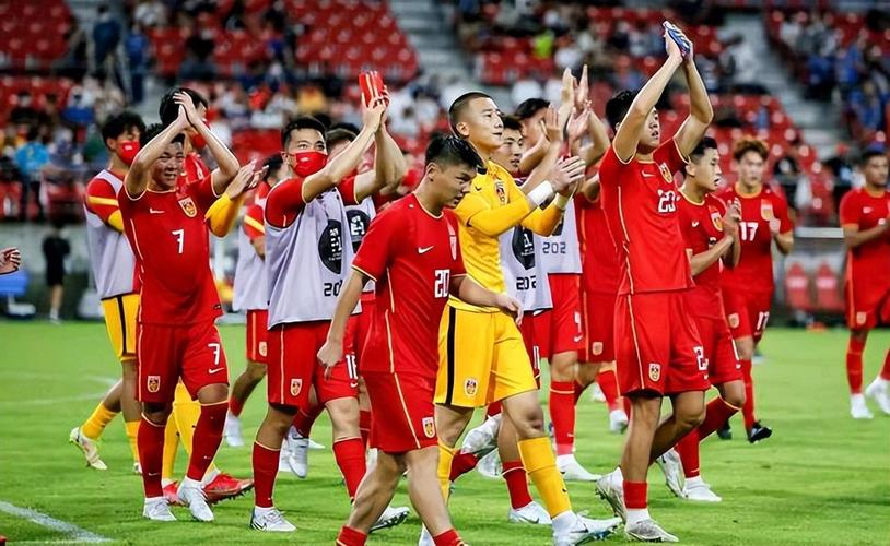 国足东亚杯进攻组织乏力 症结在前场兵力而不是前场失误